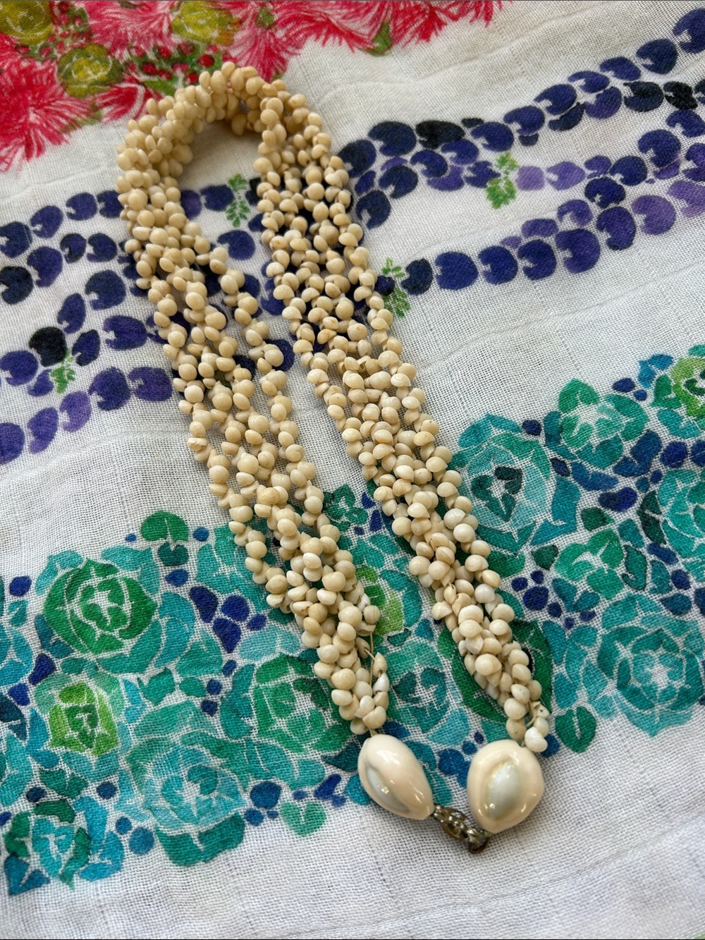 Vintage Hawaiian Pikake Shell necklace Multi-Strand Hawaiian cowry clasp